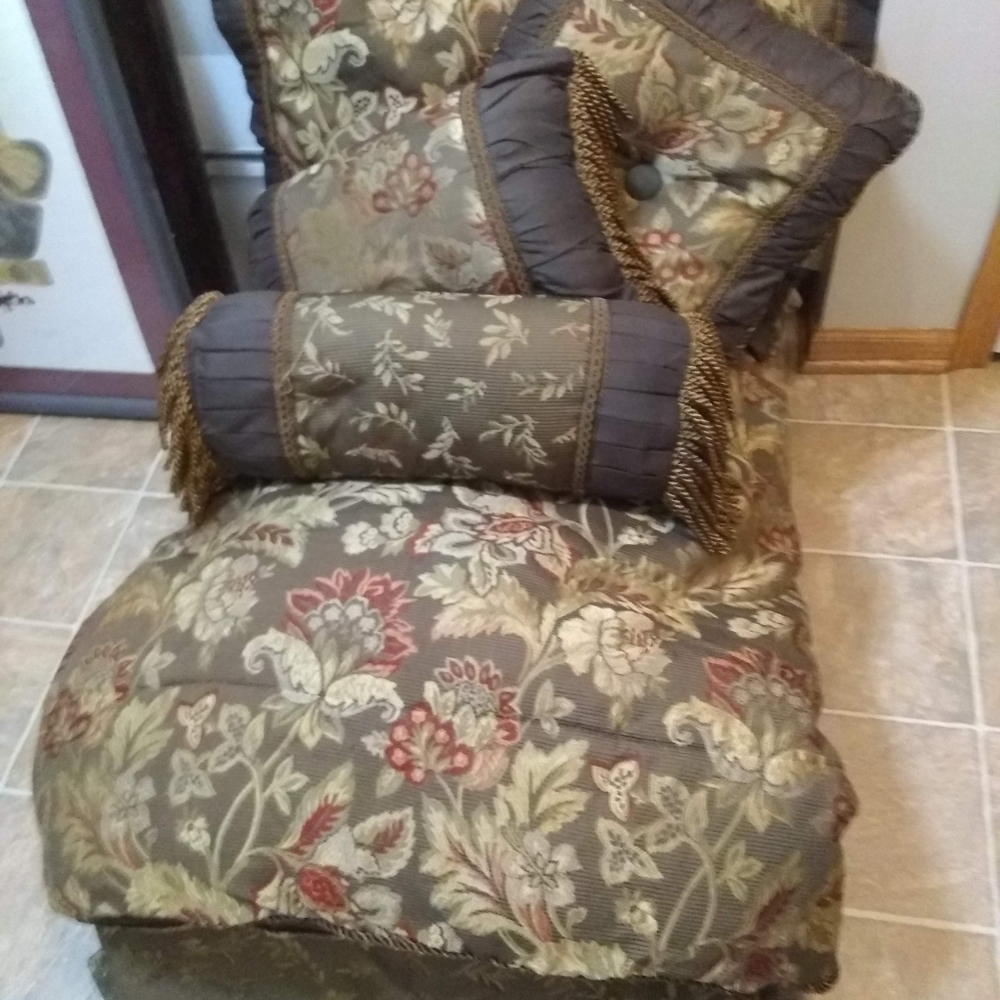 Queen comforter set